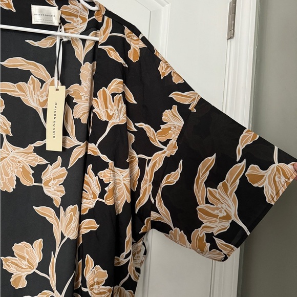 Maison Du Soir Kimono NWT Robe Gold Floral Size Small/Medium - Picture 6 of 10